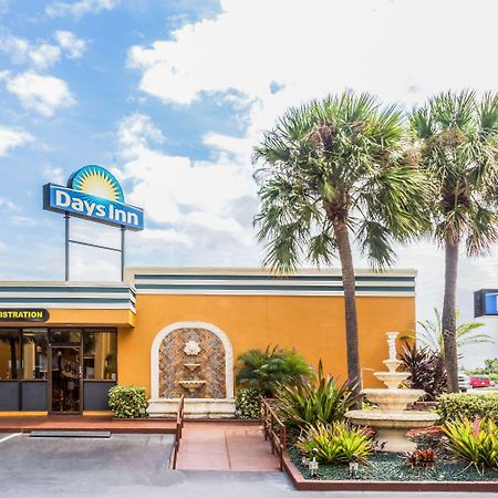 Days Inn By Wyndham Fort Lauderdale-Oakland Park Airport N Экстерьер фото