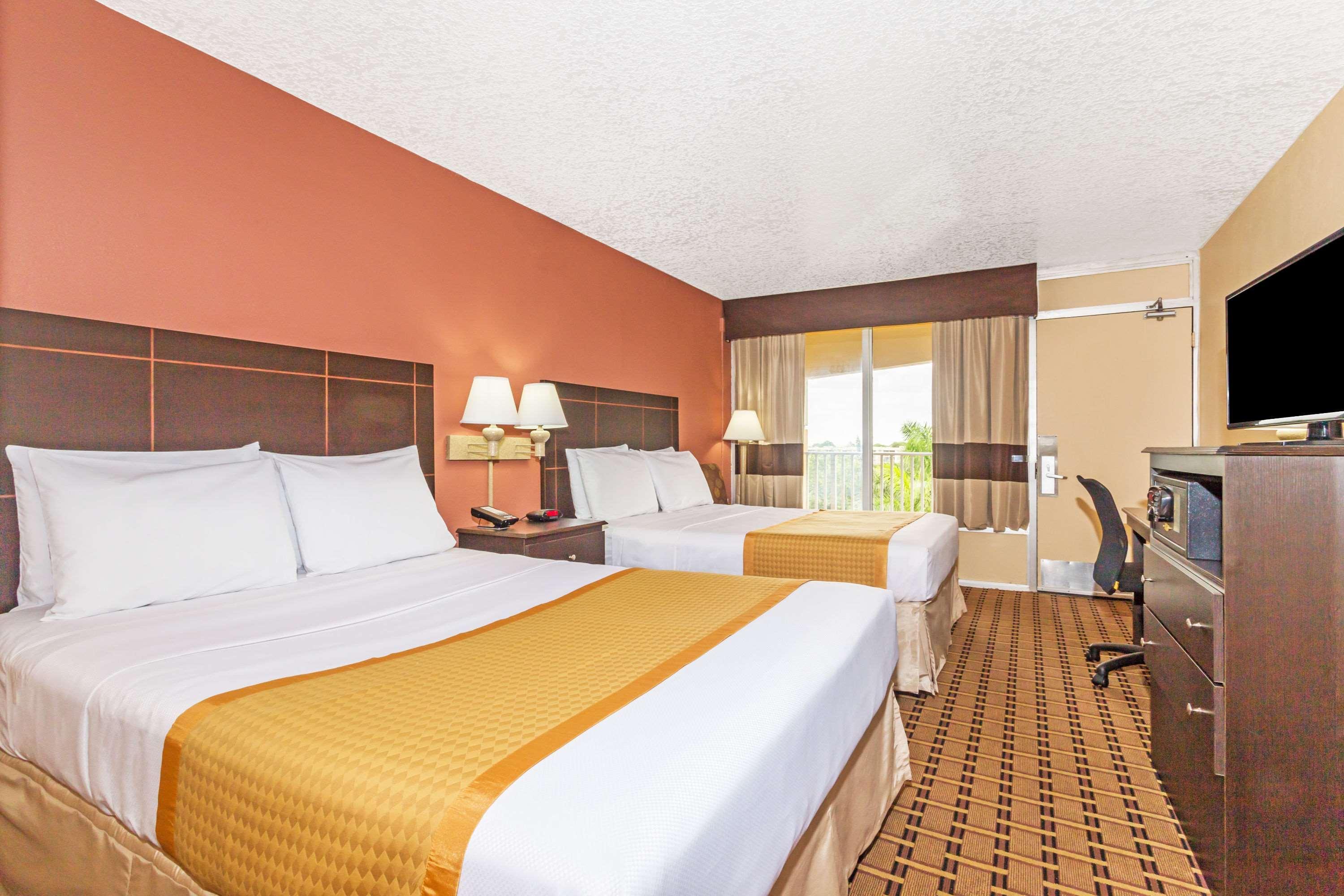 Days Inn By Wyndham Fort Lauderdale-Oakland Park Airport N Экстерьер фото