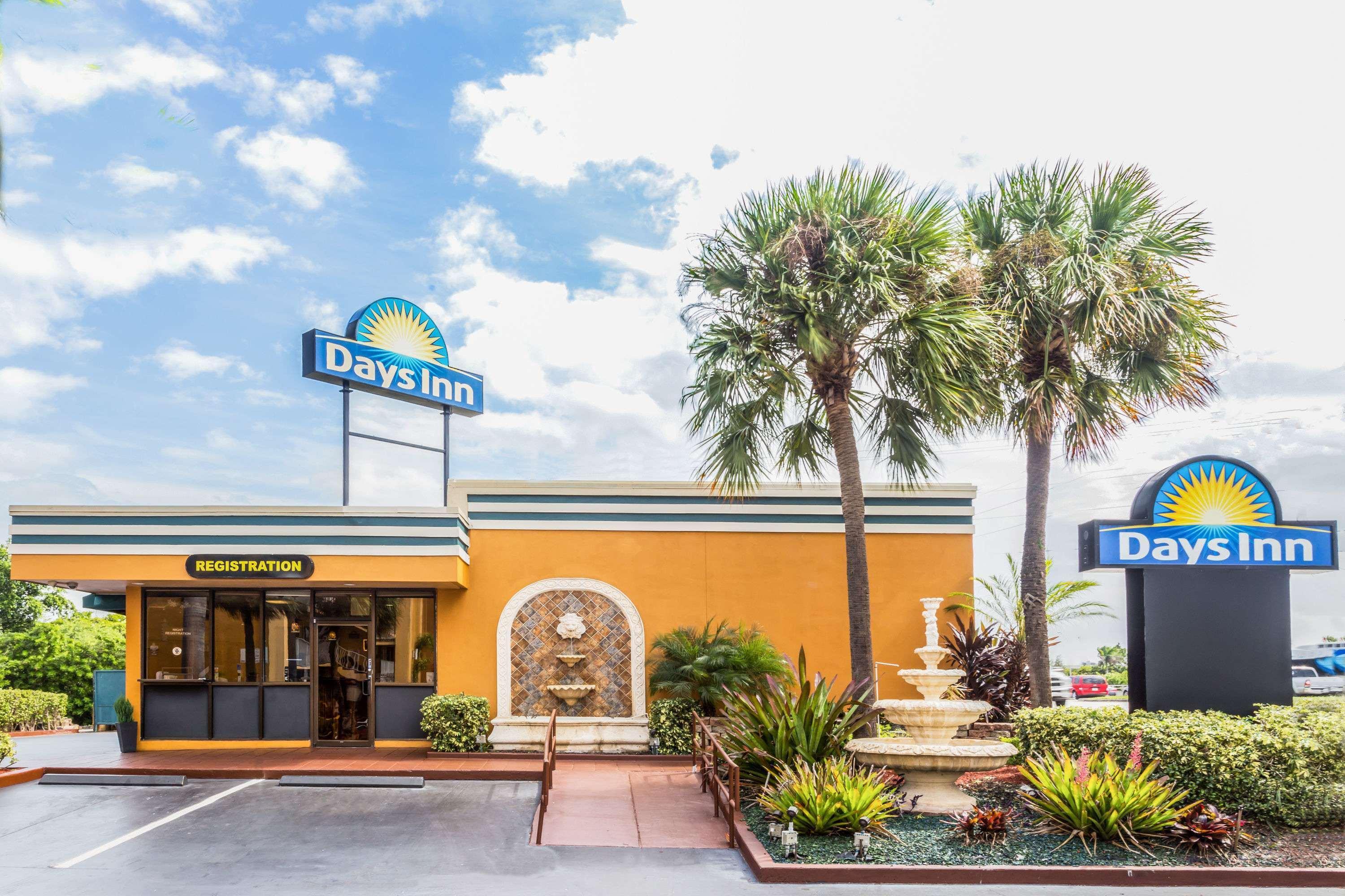 Days Inn By Wyndham Fort Lauderdale-Oakland Park Airport N Экстерьер фото