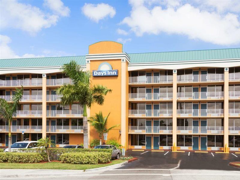 Days Inn By Wyndham Fort Lauderdale-Oakland Park Airport N Экстерьер фото